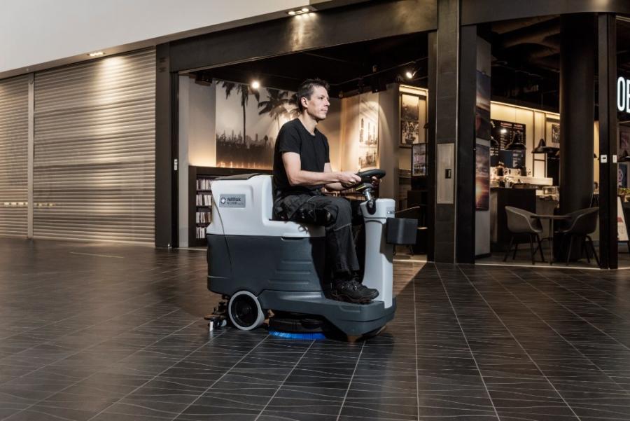 Nilfisk SC2000 Micro Ride-on Scrubber Dryer-Single Brush 20”